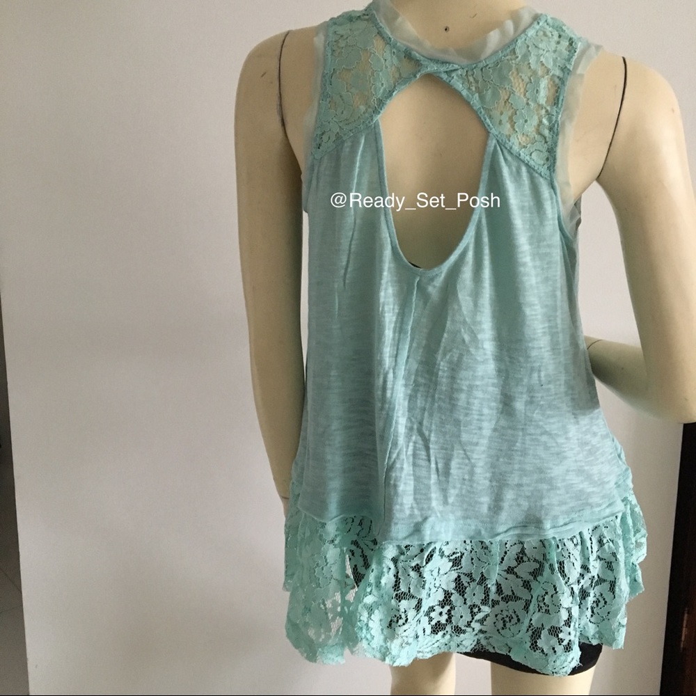 Poof trapeze tank top with lace trim cutout - Picture 4 of 6